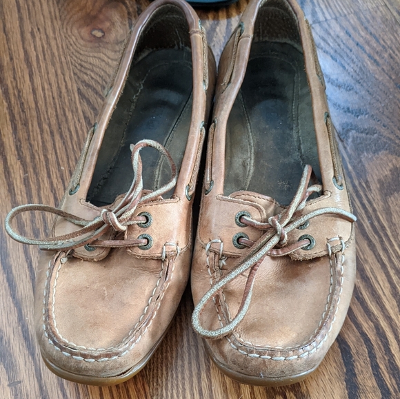 Sperry boating shoes slip ons